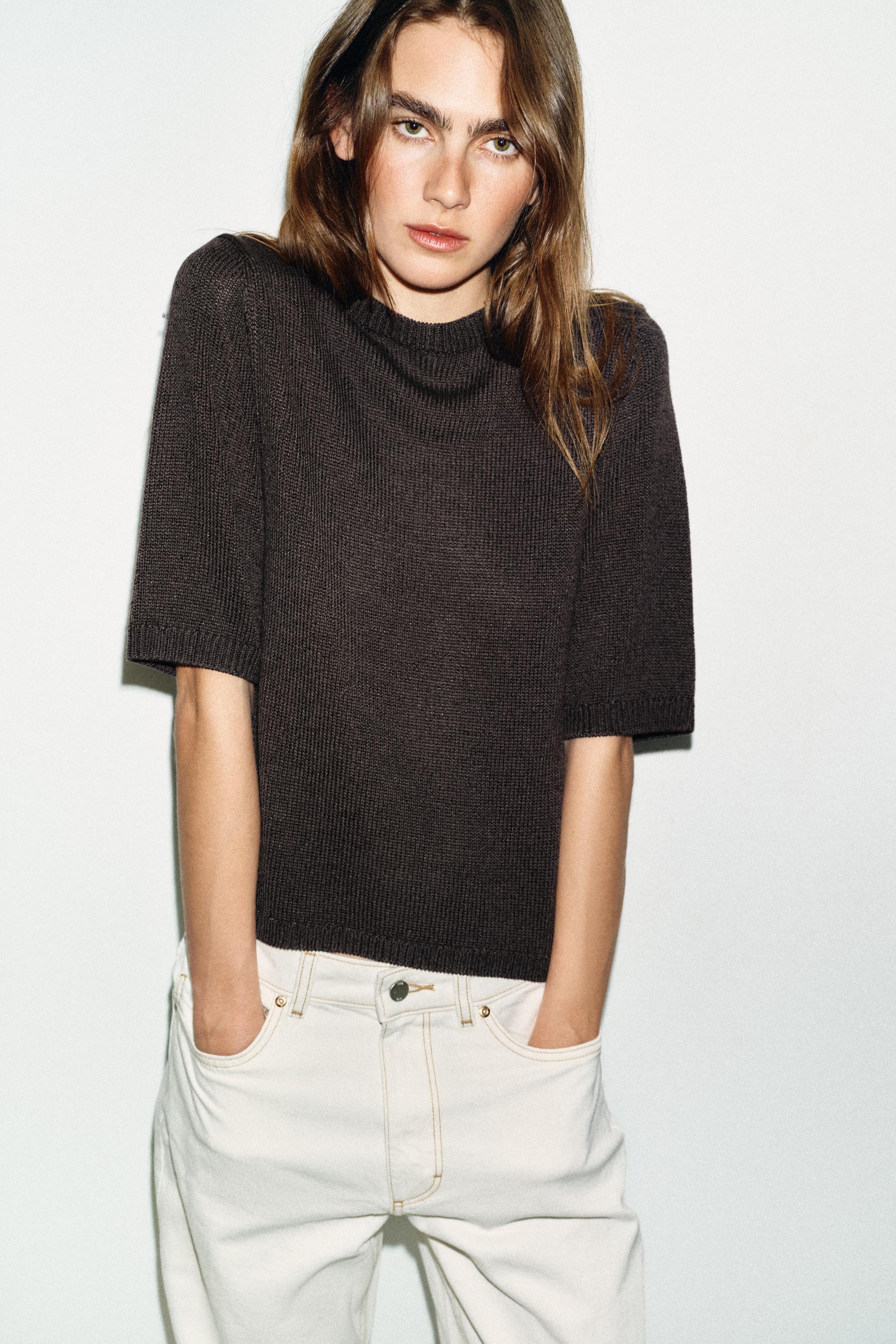 SHORT SLEEVE KNIT SWEATER